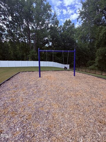 608 Crescent Wood Trail, Zebulon, NC 27597