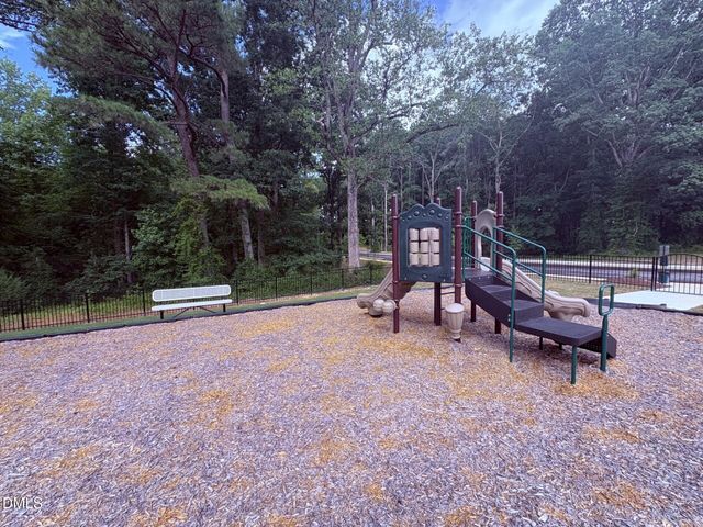 608 Crescent Wood Trail, Zebulon, NC 27597