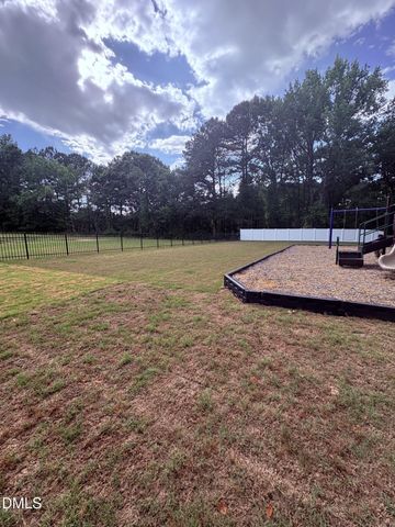 608 Crescent Wood Trail, Zebulon, NC 27597