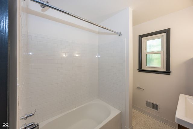 1044 E 75th Street, Indianapolis, IN 46240