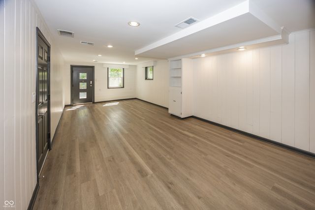 1044 E 75th Street, Indianapolis, IN 46240