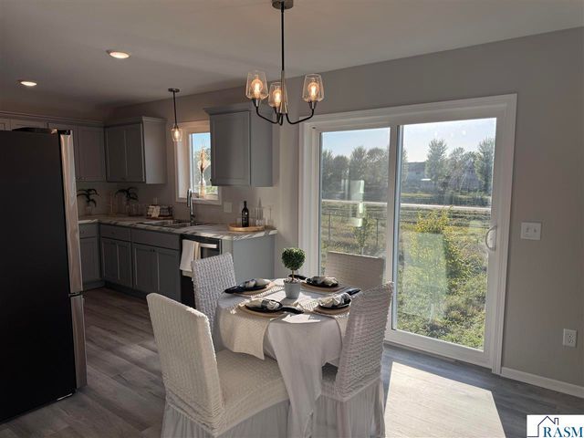 1813 Bluestem Drive, Mankato, MN 56001