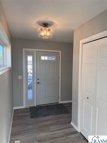 1813 Bluestem Drive, Mankato, MN 56001