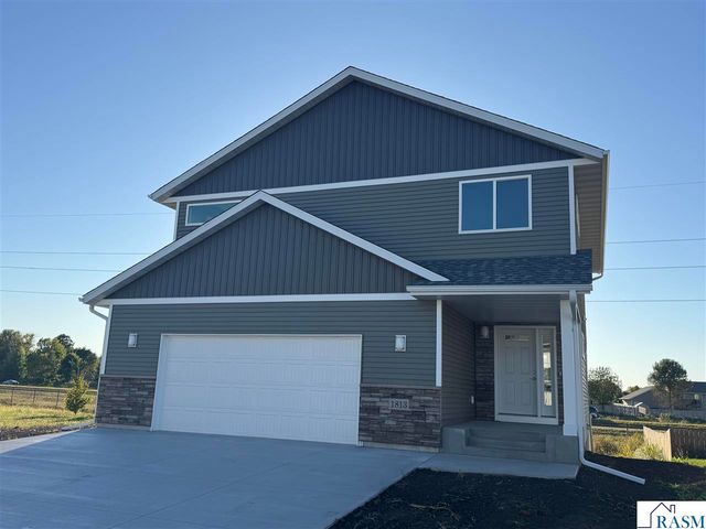1813 Bluestem Drive, Mankato, MN 56001