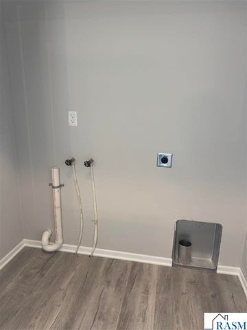 1813 Bluestem Drive, Mankato, MN 56001