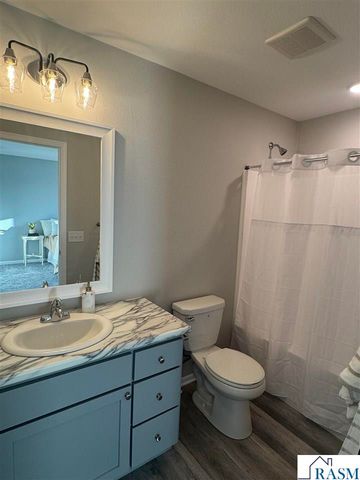 1813 Bluestem Drive, Mankato, MN 56001