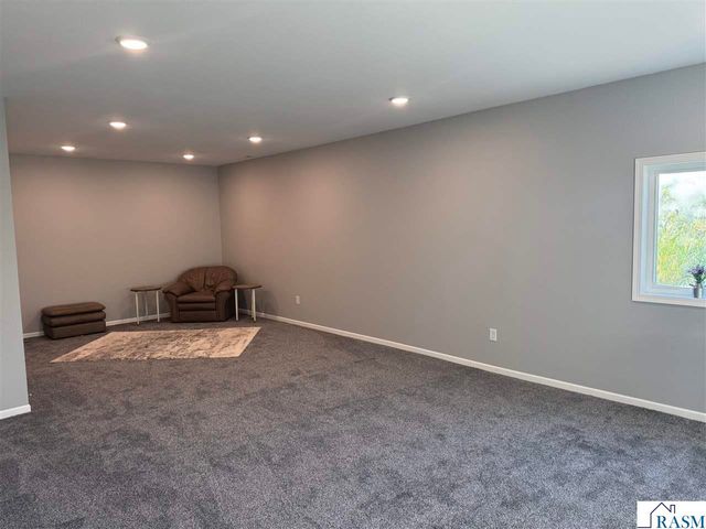 1813 Bluestem Drive, Mankato, MN 56001