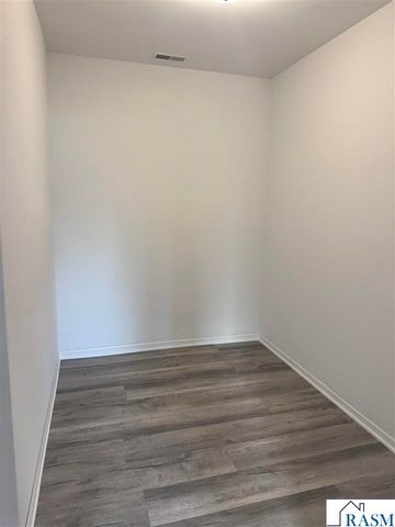 1813 Bluestem Drive, Mankato, MN 56001