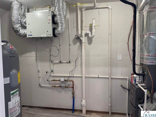 1813 Bluestem Drive, Mankato, MN 56001