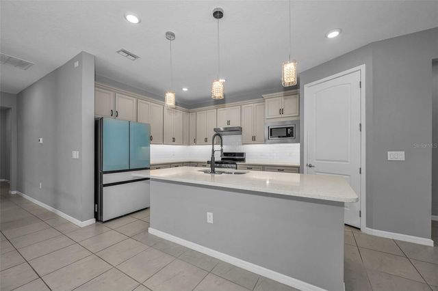 19865 SEA GLASS CIRCLE, Land O Lakes, FL 34638