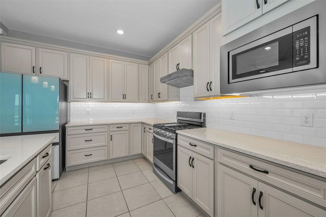 19865 SEA GLASS CIRCLE, Land O Lakes, FL 34638