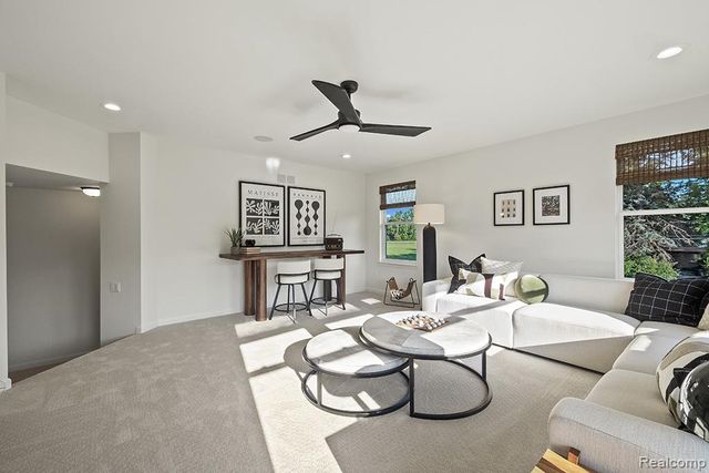 2792 Enclave Drive, Rochester, MI 48363