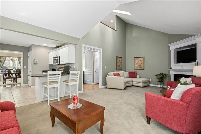 1 Aspenwood Cir 1, Southborough, MA 01772