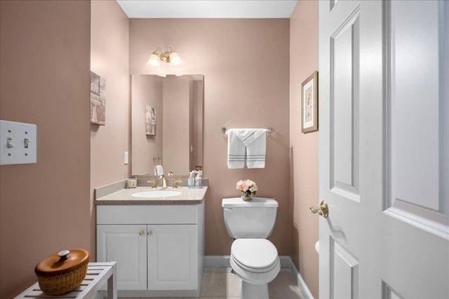 1 Aspenwood Cir 1, Southborough, MA 01772