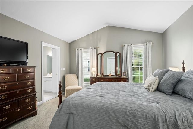 1 Aspenwood Cir 1, Southborough, MA 01772