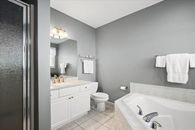 1 Aspenwood Cir 1, Southborough, MA 01772