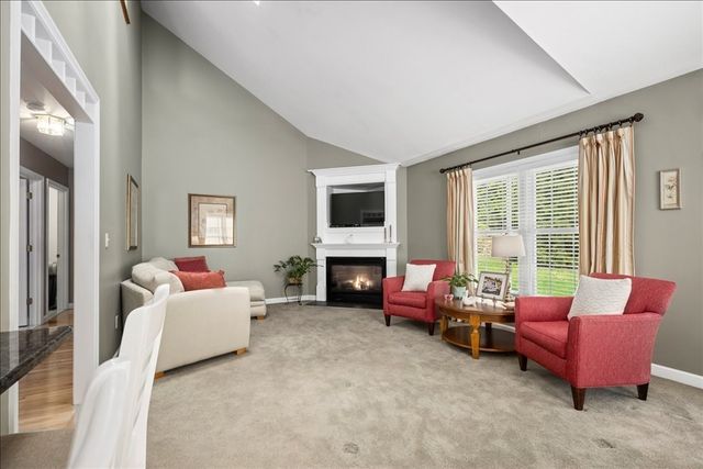 1 Aspenwood Cir 1, Southborough, MA 01772