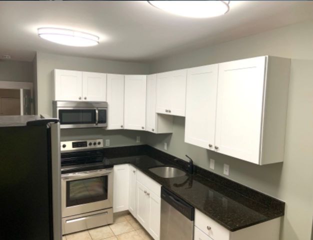 35 Rockwood Rd 2f, Norfolk, MA 02056