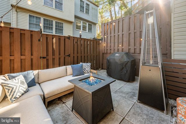 5065 S 9TH ST S, Arlington, VA 22204