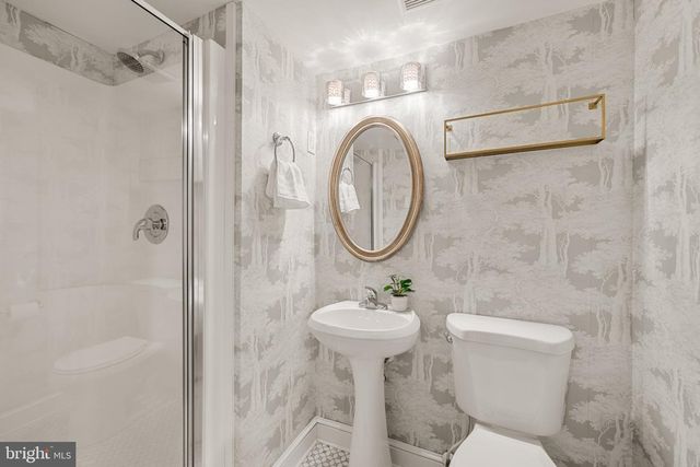 5065 S 9TH ST S, Arlington, VA 22204