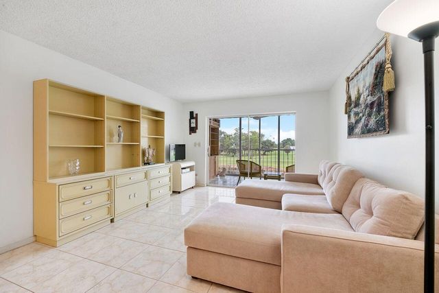 7807 Golf Cir Drive 308, Margate, FL 33063