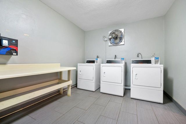 7807 Golf Cir Drive 308, Margate, FL 33063