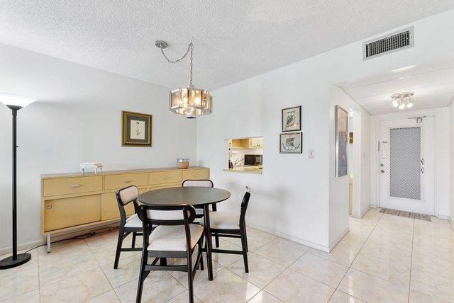 7807 Golf Cir Drive 308, Margate, FL 33063