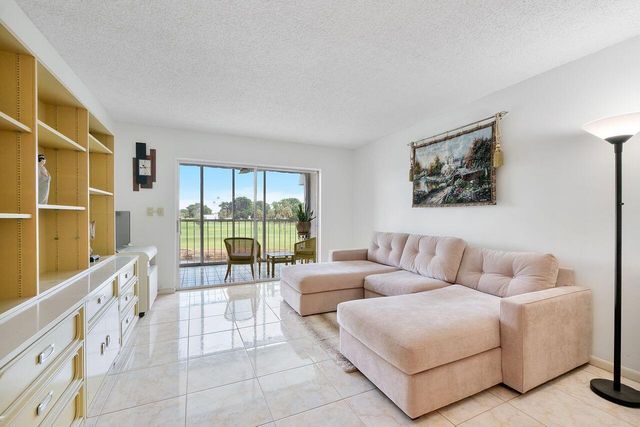 7807 Golf Cir Drive 308, Margate, FL 33063