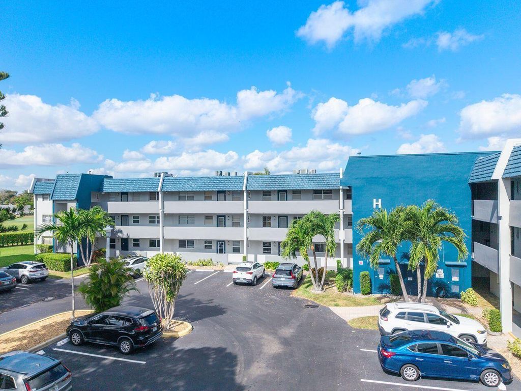7807 Golf Cir Drive 308, Margate, FL 33063