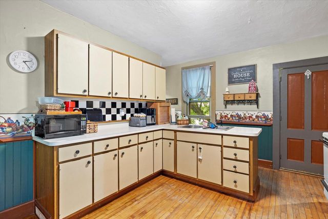 794 Emerald DRIVE, Hartford, WI 53027