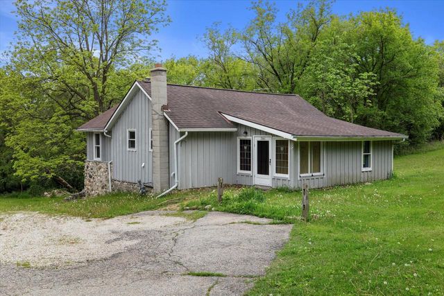794 Emerald DRIVE, Hartford, WI 53027