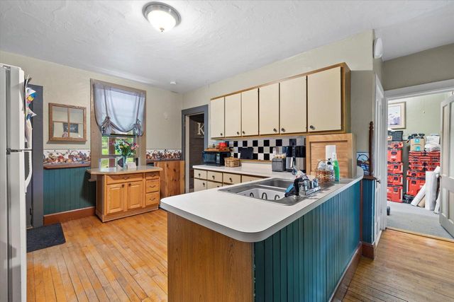 794 Emerald DRIVE, Hartford, WI 53027