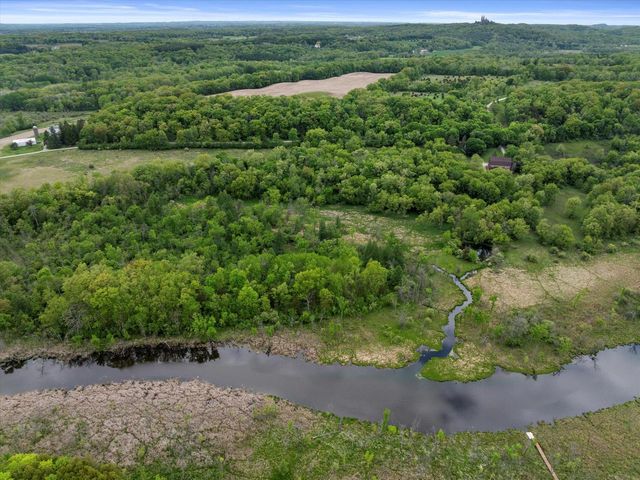 794 Emerald DRIVE, Hartford, WI 53027