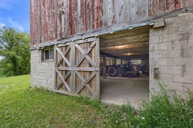 794 Emerald DRIVE, Hartford, WI 53027