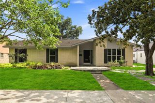 6215 Queensloch Drive, Houston, TX 77096