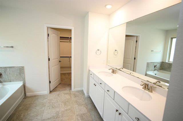 214 Diamond Point DR, Dripping Springs, TX 78620