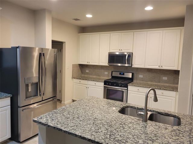 214 Diamond Point DR, Dripping Springs, TX 78620