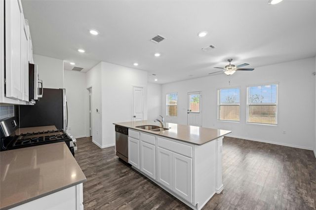 15216 Spruce Frost CV B, Del Valle, TX 78617