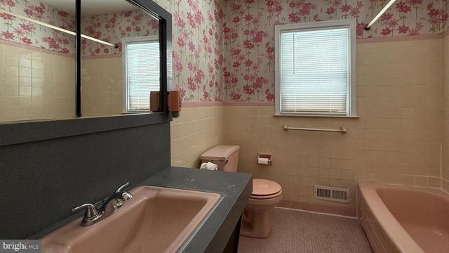 2344 OAKFIELD RD, Warrington, PA 18976