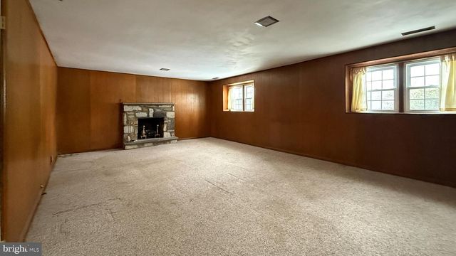 2344 OAKFIELD RD, Warrington, PA 18976