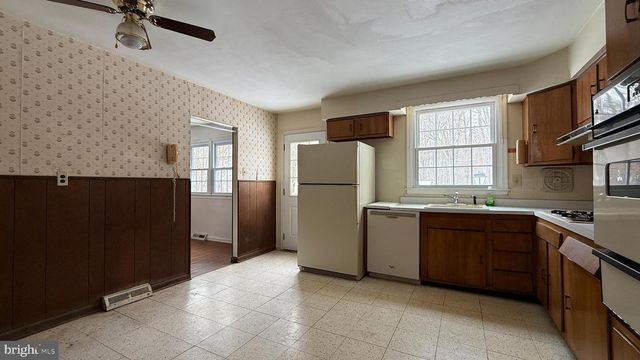 2344 OAKFIELD RD, Warrington, PA 18976