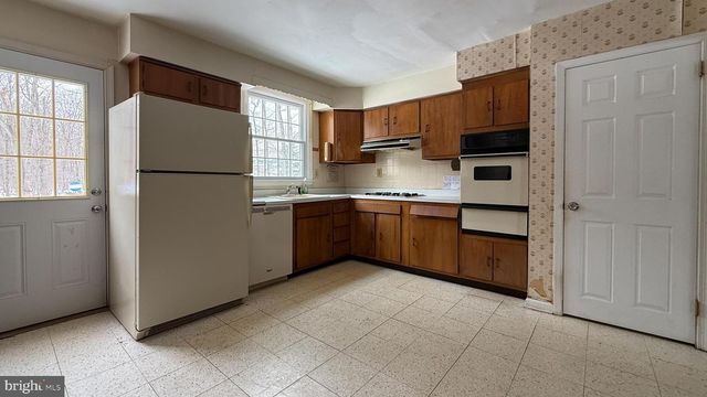 2344 OAKFIELD RD, Warrington, PA 18976