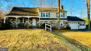 2344 OAKFIELD RD, Warrington, PA 18976