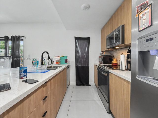 227 NW 13th Pl, Florida City, FL 33034