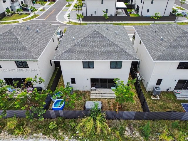 227 NW 13th Pl, Florida City, FL 33034