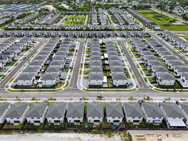227 NW 13th Pl, Florida City, FL 33034