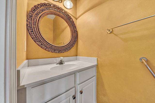 5975 Landview DR, Roanoke, VA 24018