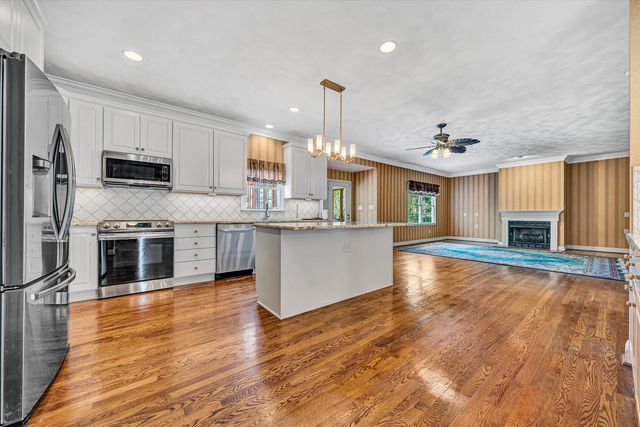 5975 Landview DR, Roanoke, VA 24018