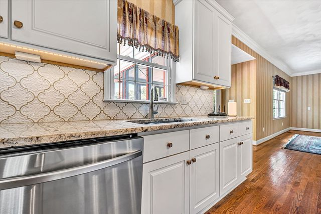 5975 Landview DR, Roanoke, VA 24018