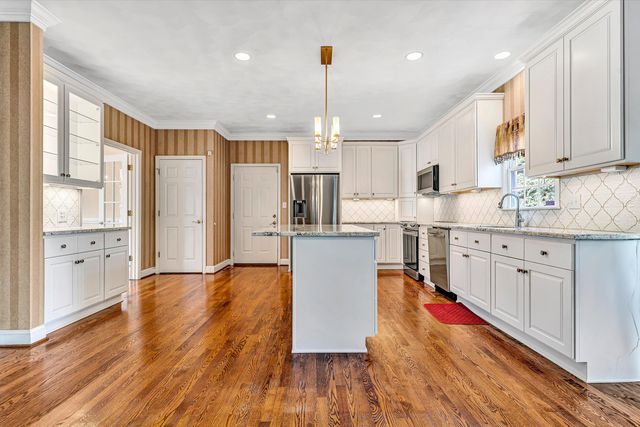 5975 Landview DR, Roanoke, VA 24018